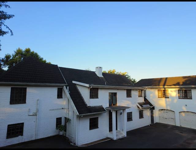4 BEDROOM HOUSE TO LET IN COWIES HILL